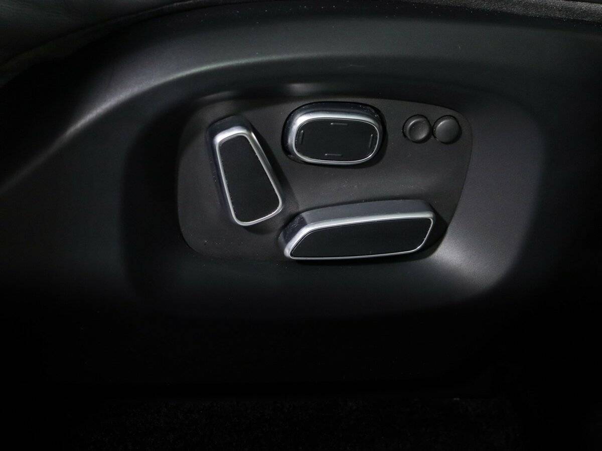 Land Rover Range Rover с пробегом — 2015 год. Фото: #16