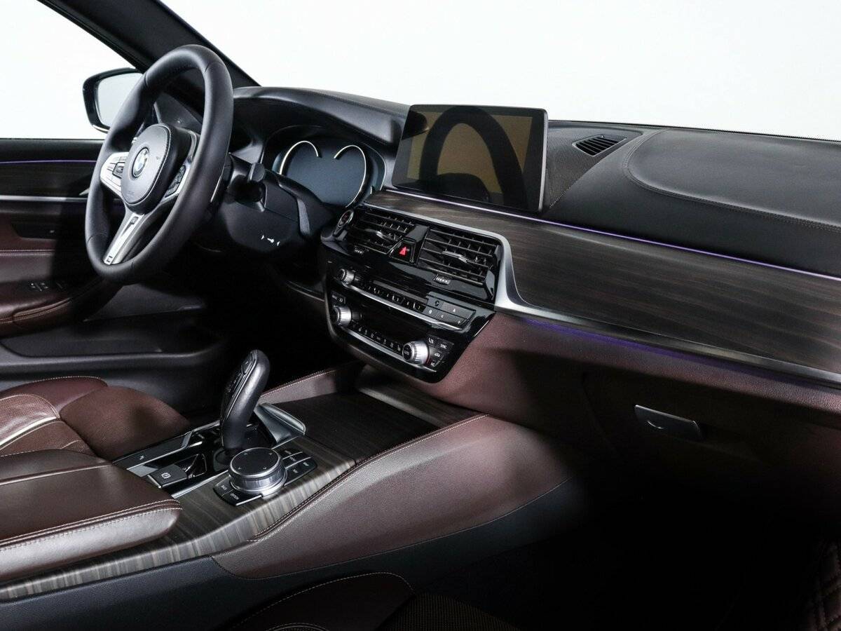 BMW 5 серии с пробегом — 2018 год. Фото: #8