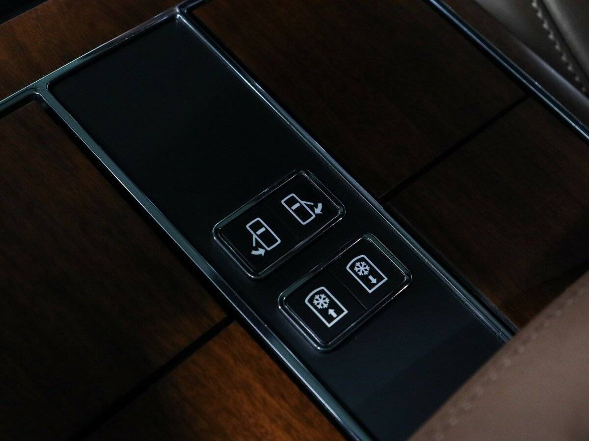 Land Rover Range Rover с пробегом — 2019 год. Фото: #33