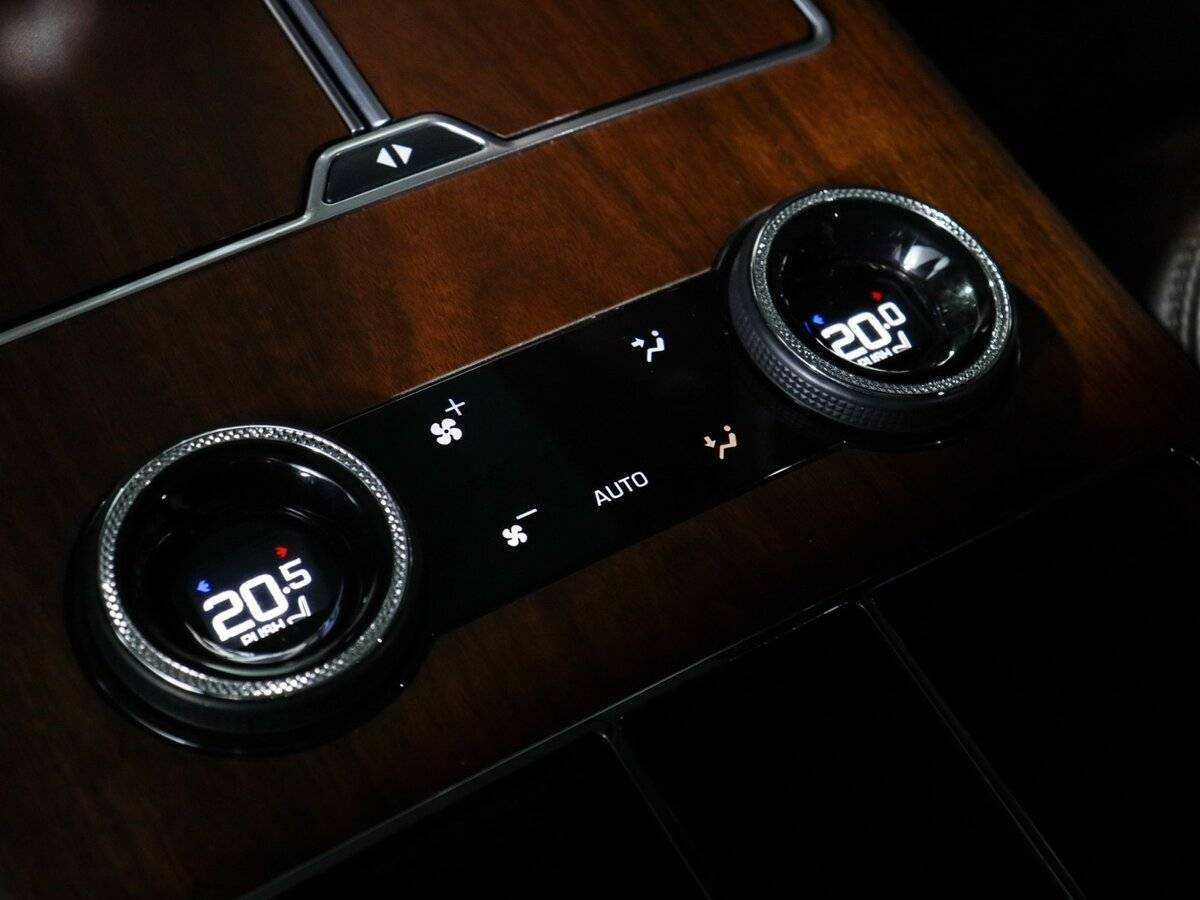 Land Rover Range Rover с пробегом — 2019 год. Фото: #34