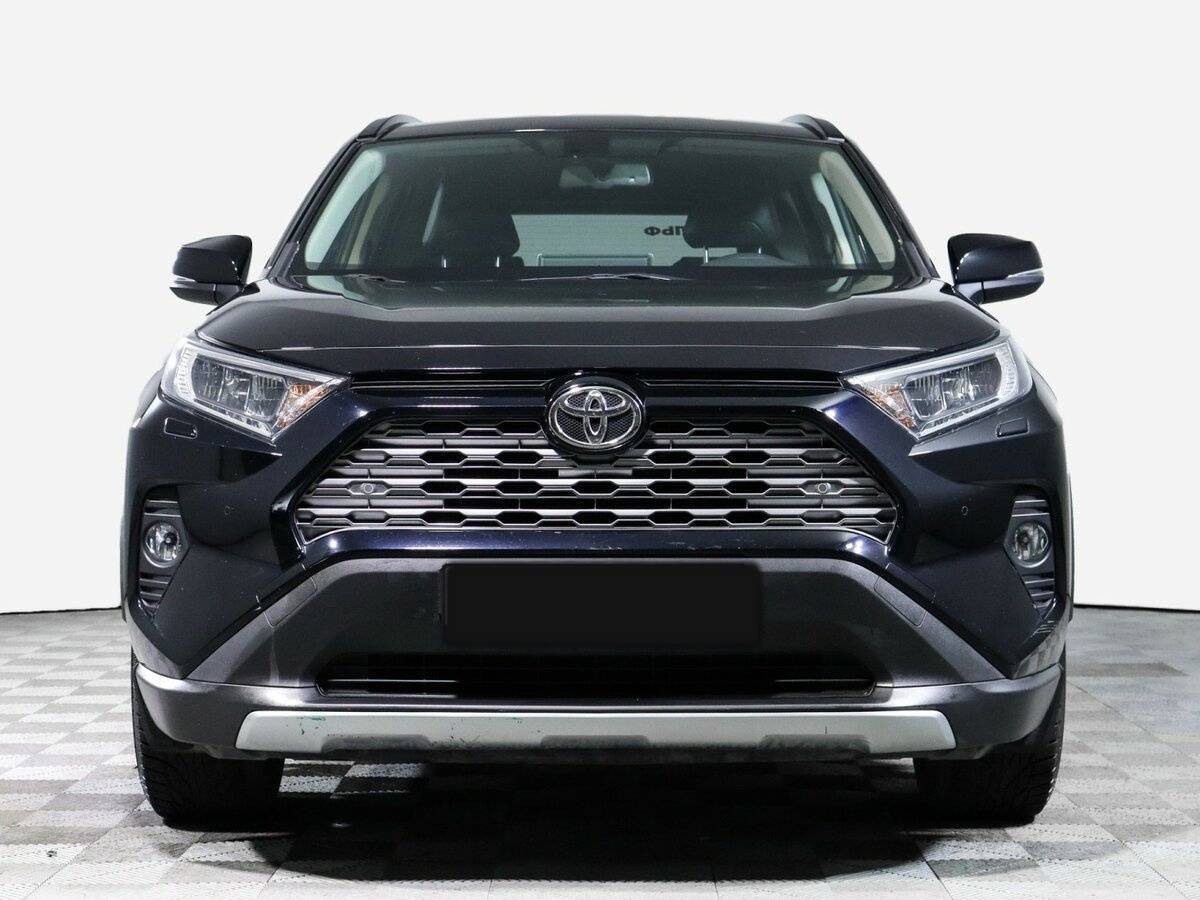 Toyota RAV4 с пробегом — 2020 год. Фото: #1