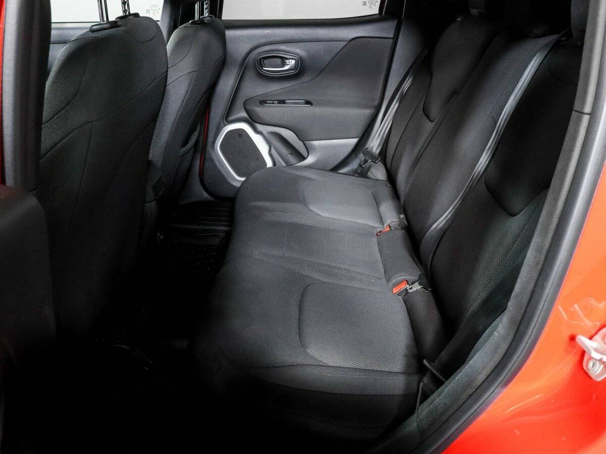 Jeep Renegade с пробегом — 2018 год. Фото: #9