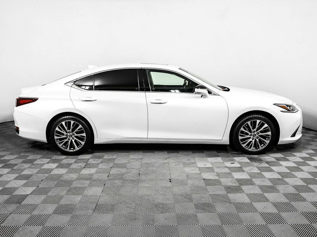 Lexus ES с пробегом — 2021 год. Фото: #3