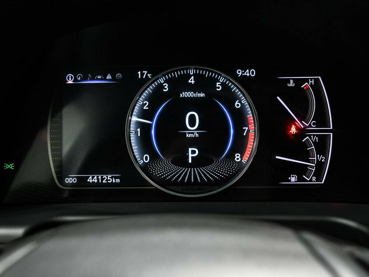 Lexus ES с пробегом — 2021 год. Фото: #9