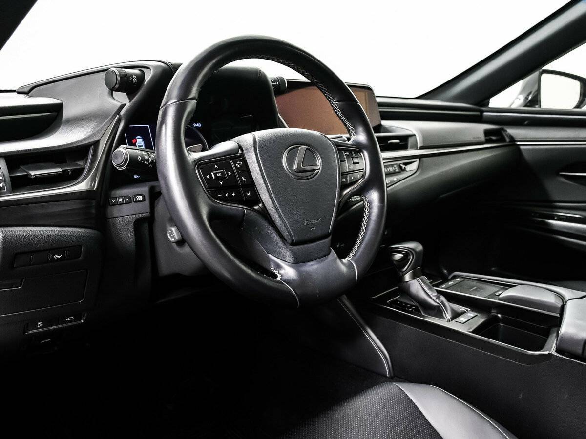 Lexus ES с пробегом — 2021 год. Фото: #12