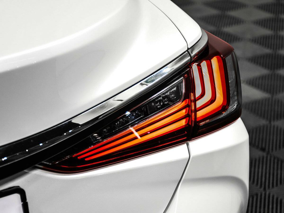 Lexus ES с пробегом — 2021 год. Фото: #16
