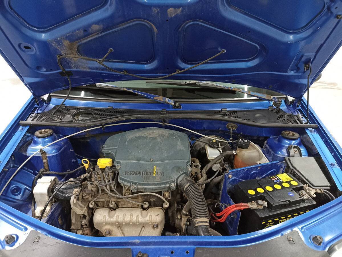 Renault Logan с пробегом — 2005 год. Фото: #7