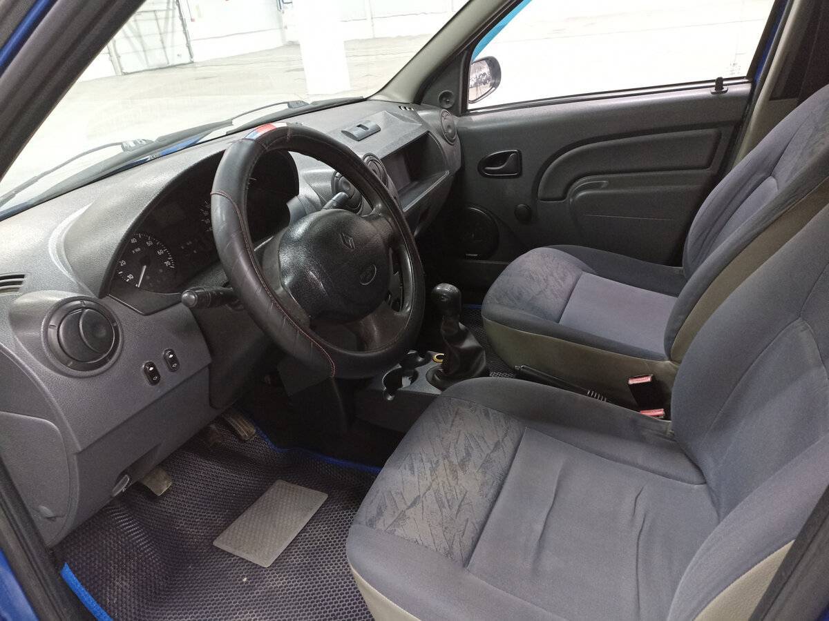 Renault Logan с пробегом — 2005 год. Фото: #14