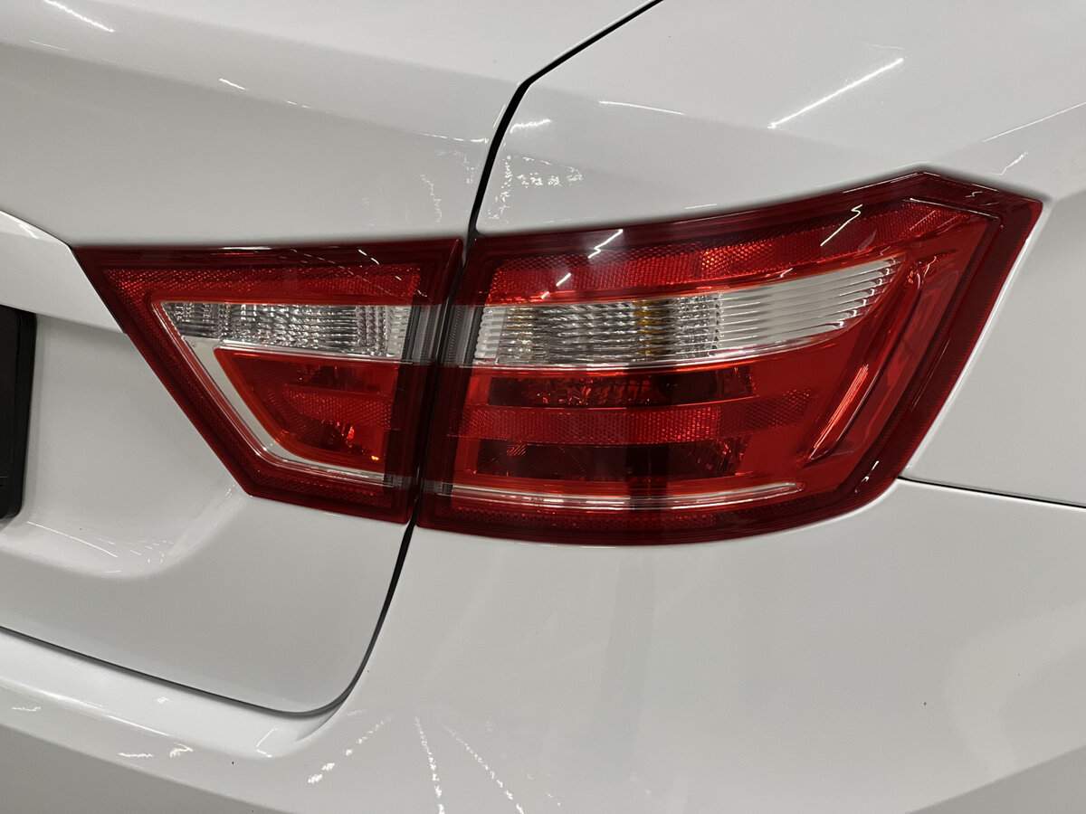 Lada (ВАЗ) Vesta с пробегом — 2018 год. Фото: #8