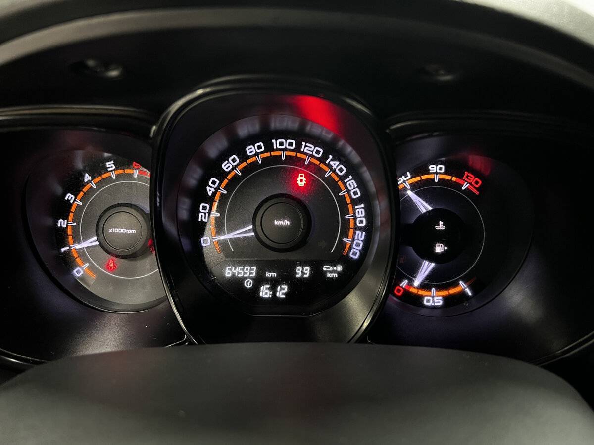 Lada (ВАЗ) Vesta с пробегом — 2018 год. Фото: #12