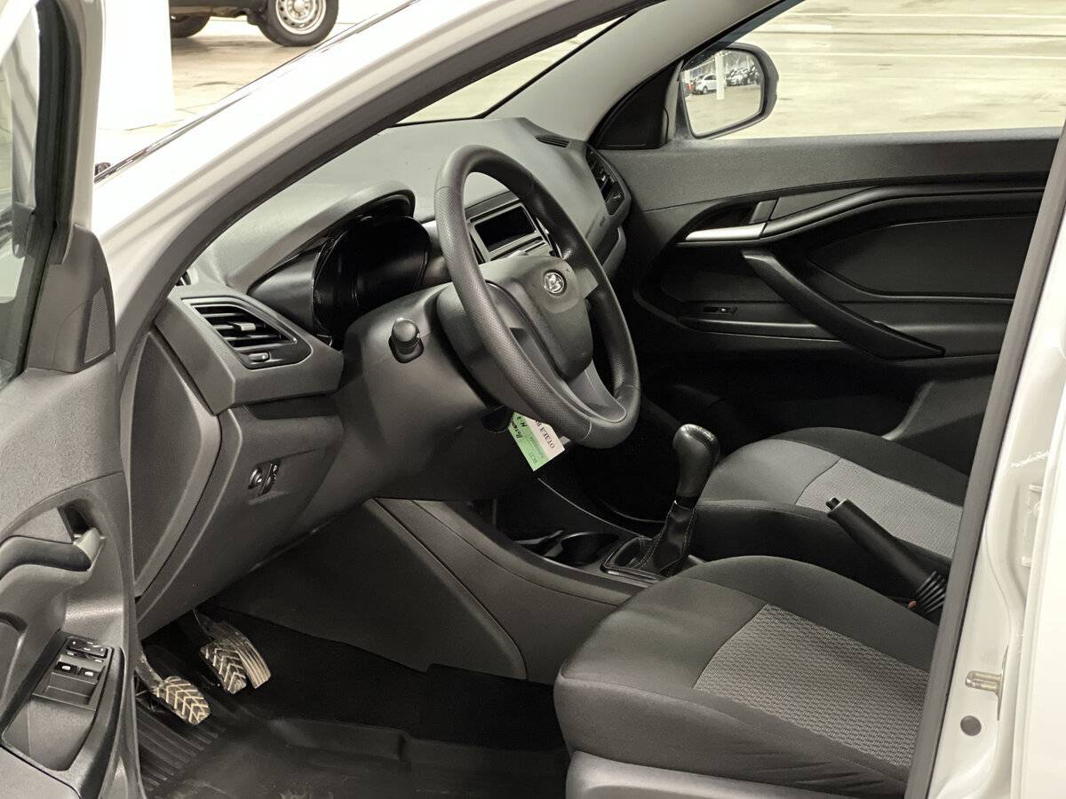 Lada (ВАЗ) Vesta с пробегом — 2018 год. Фото: #15