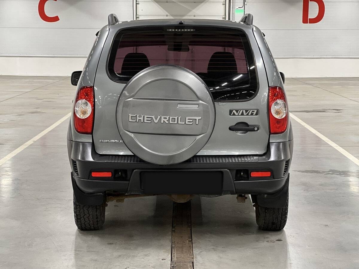 Chevrolet Niva с пробегом — 2013 год. Фото: #5
