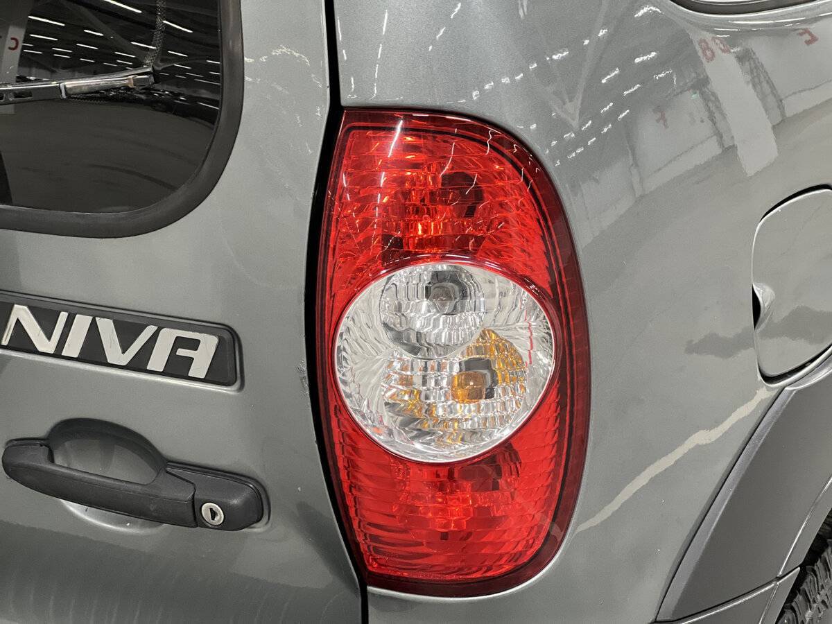 Chevrolet Niva с пробегом — 2013 год. Фото: #8