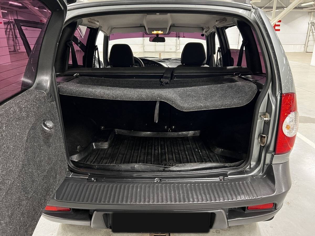 Chevrolet Niva с пробегом — 2013 год. Фото: #9