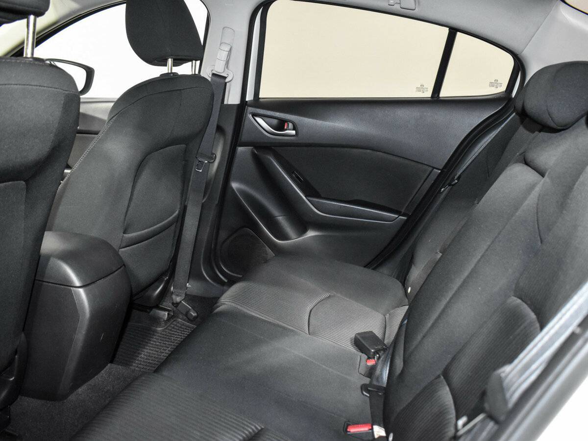 Mazda 3 с пробегом — 2014 год. Фото: #12