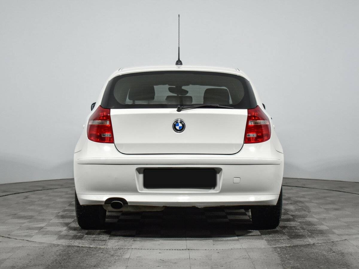 BMW 1 серии с пробегом — 2010 год. Фото: #5