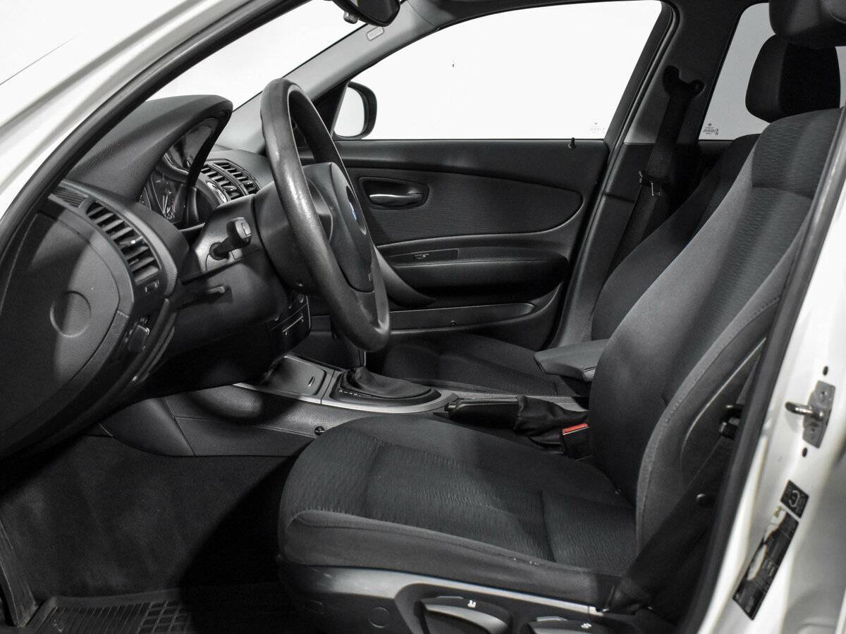 BMW 1 серии с пробегом — 2010 год. Фото: #10