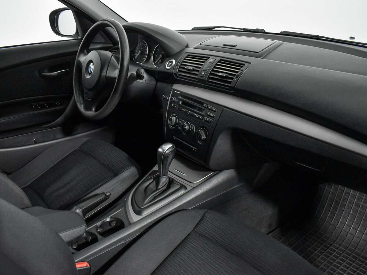 BMW 1 серии с пробегом — 2010 год. Фото: #14