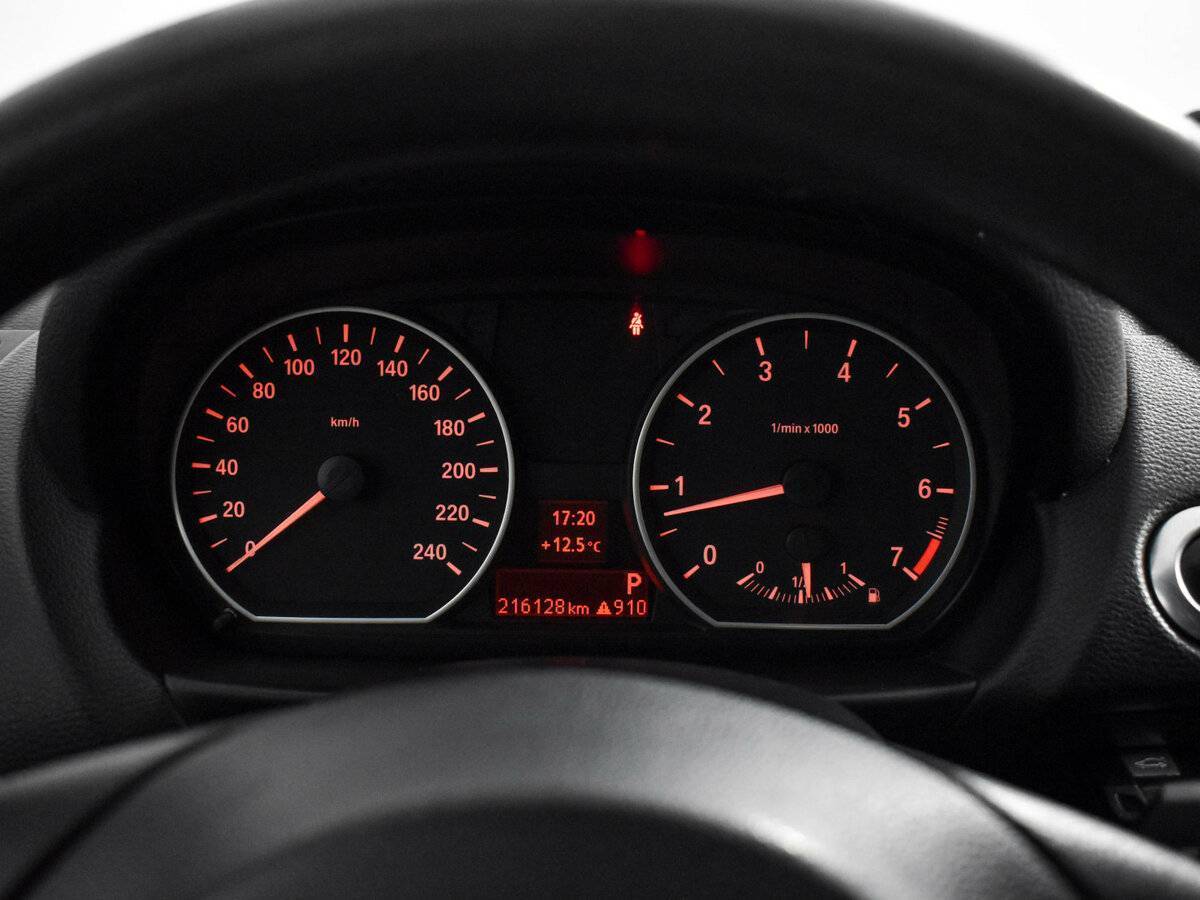 BMW 1 серии с пробегом — 2010 год. Фото: #17