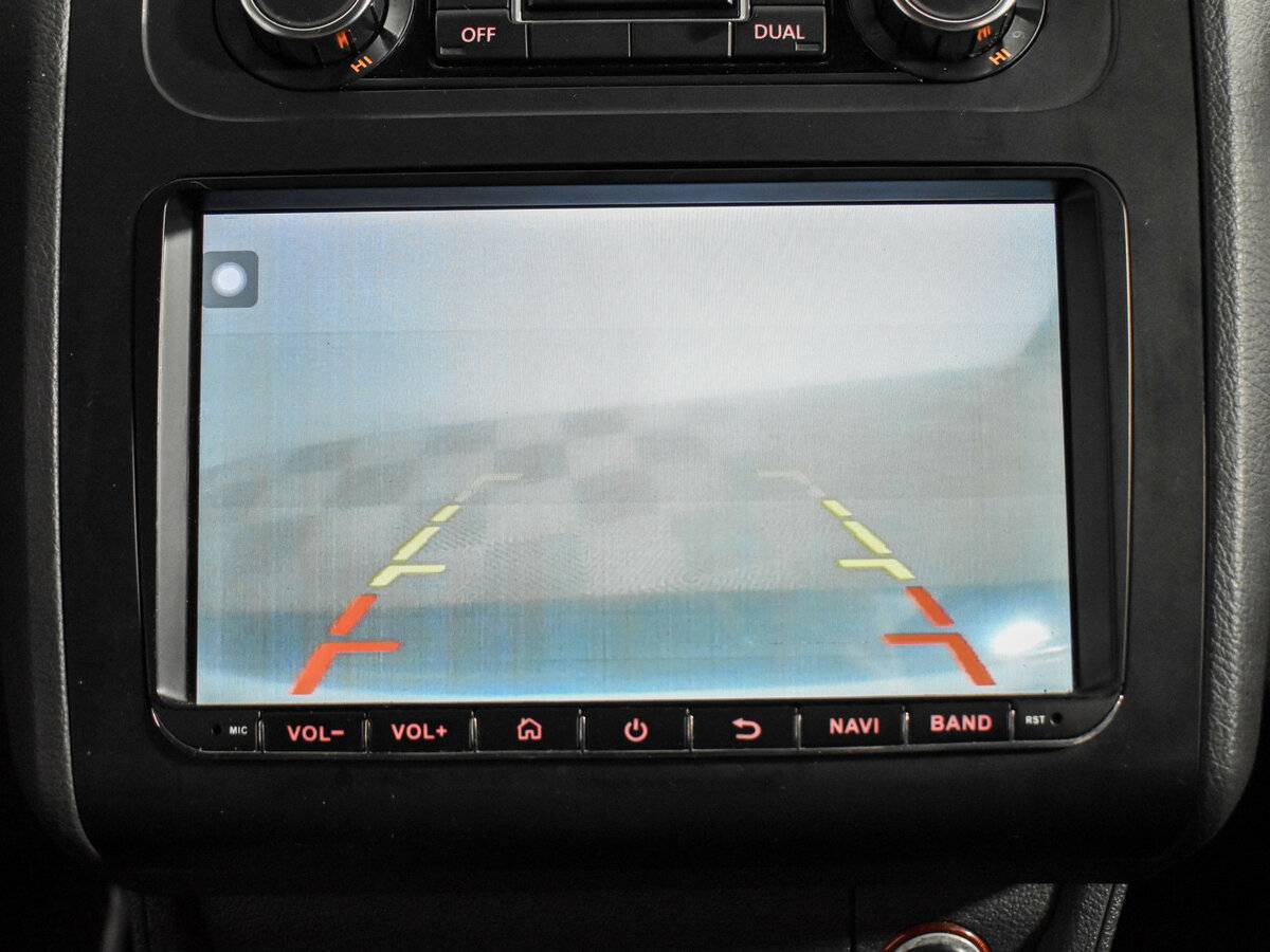 Volkswagen Touran с пробегом — 2010 год. Фото: #16