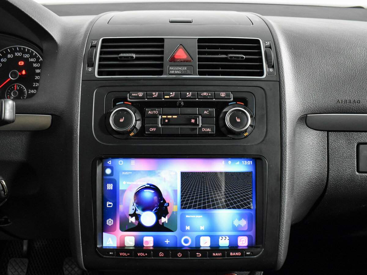 Volkswagen Touran с пробегом — 2010 год. Фото: #17