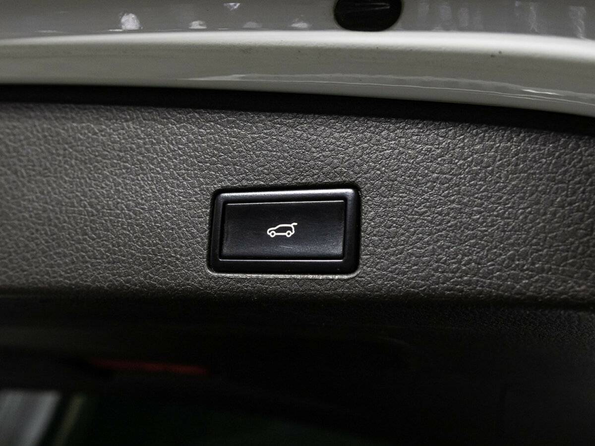 Volkswagen Touareg с пробегом — 2013 год. Фото: #15