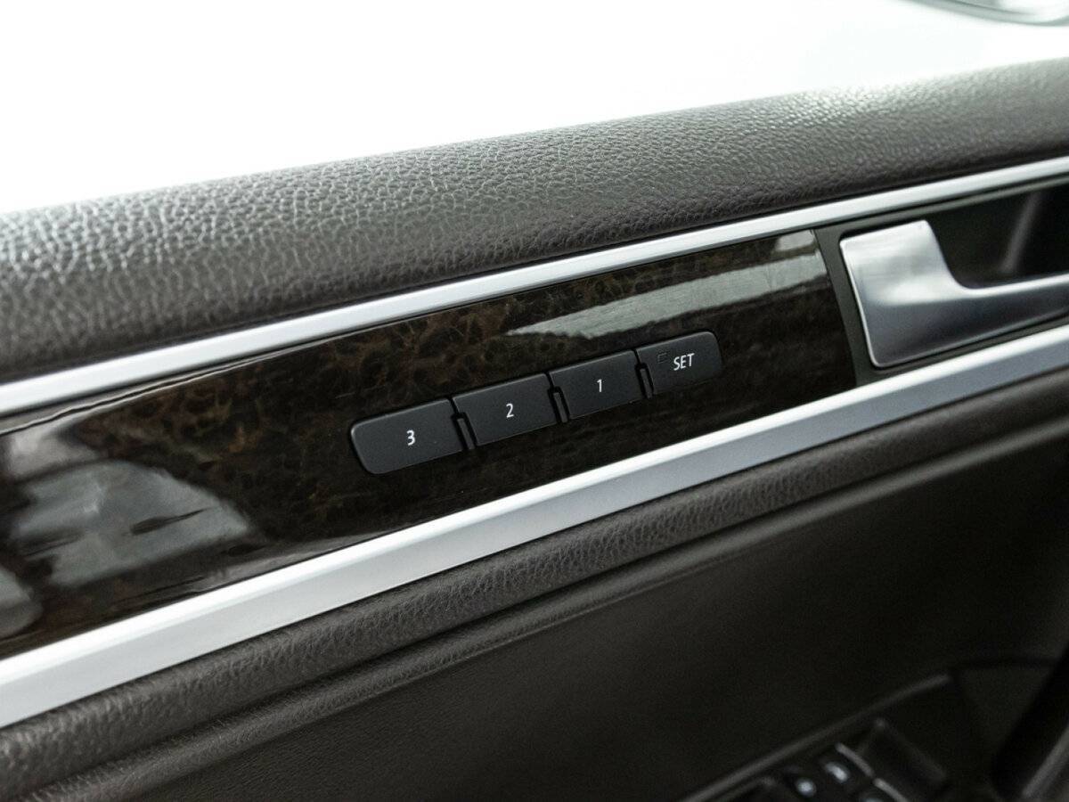 Volkswagen Touareg с пробегом — 2013 год. Фото: #17