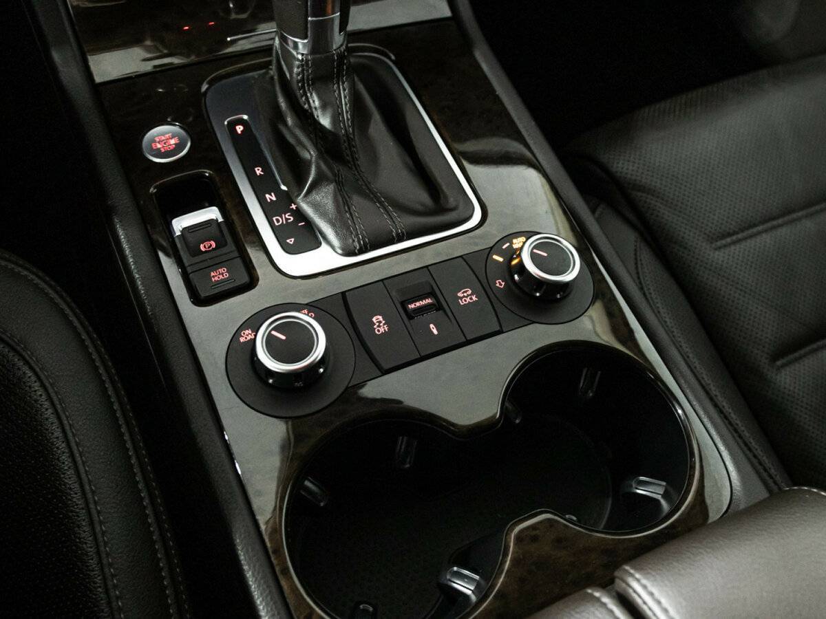 Volkswagen Touareg с пробегом — 2013 год. Фото: #20