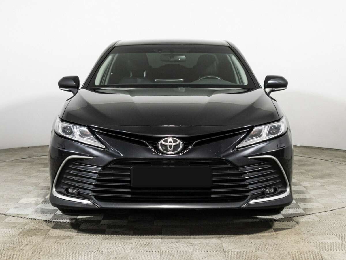 Toyota Camry с пробегом — 2021 год. Фото: #1
