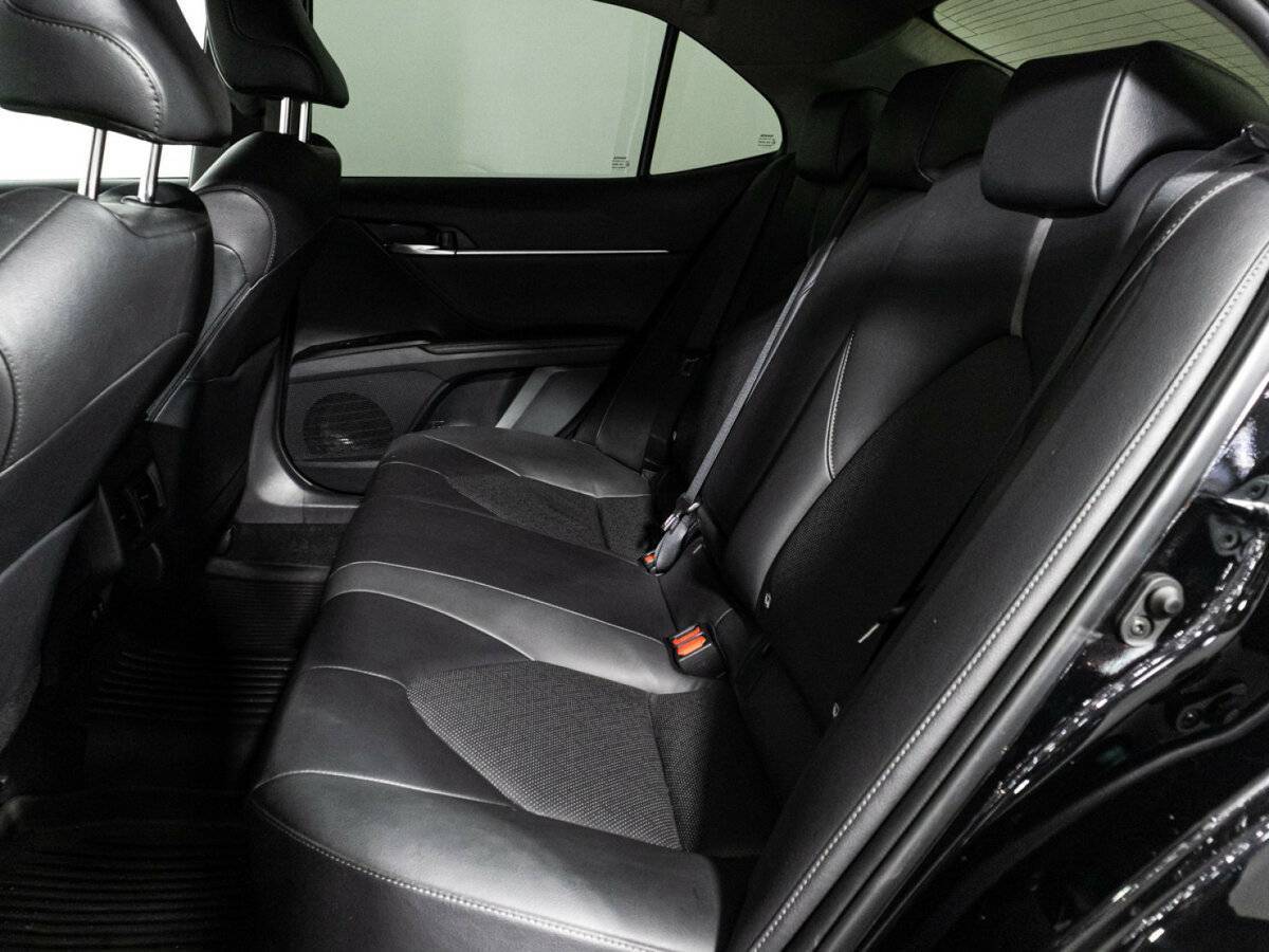 Toyota Camry с пробегом — 2021 год. Фото: #9