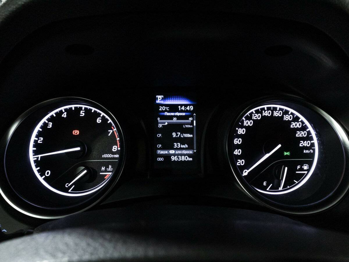 Toyota Camry с пробегом — 2021 год. Фото: #11