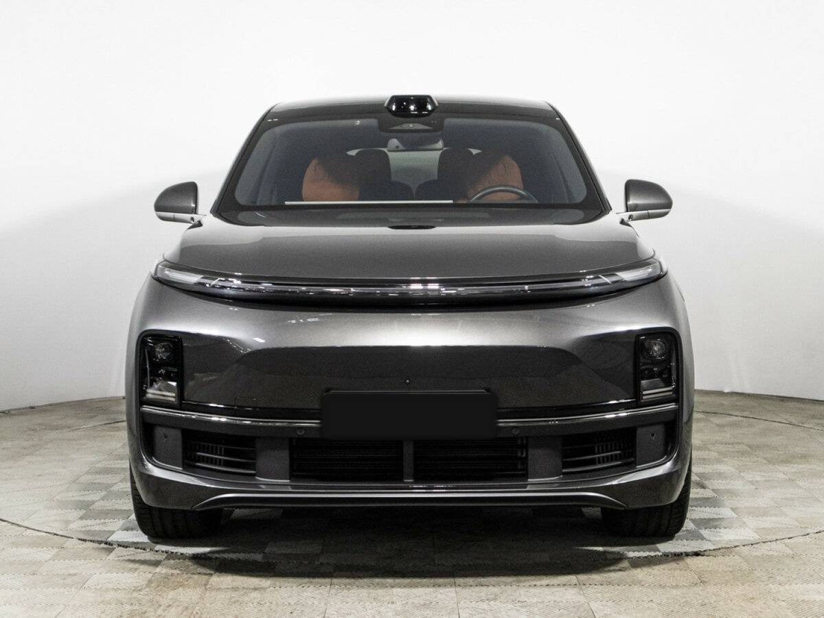 LiXiang L9 с пробегом — 2023 год. Фото: #1