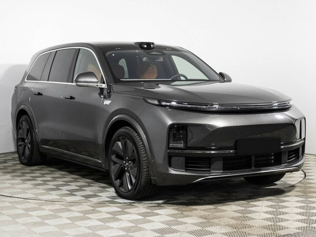 LiXiang L9 с пробегом — 2023 год. Фото: #2