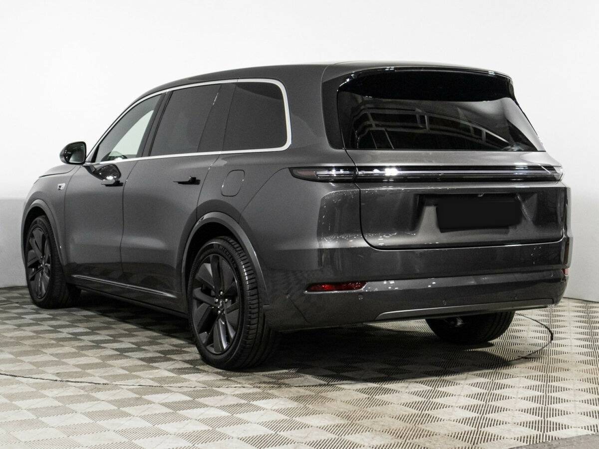 LiXiang L9 с пробегом — 2023 год. Фото: #5