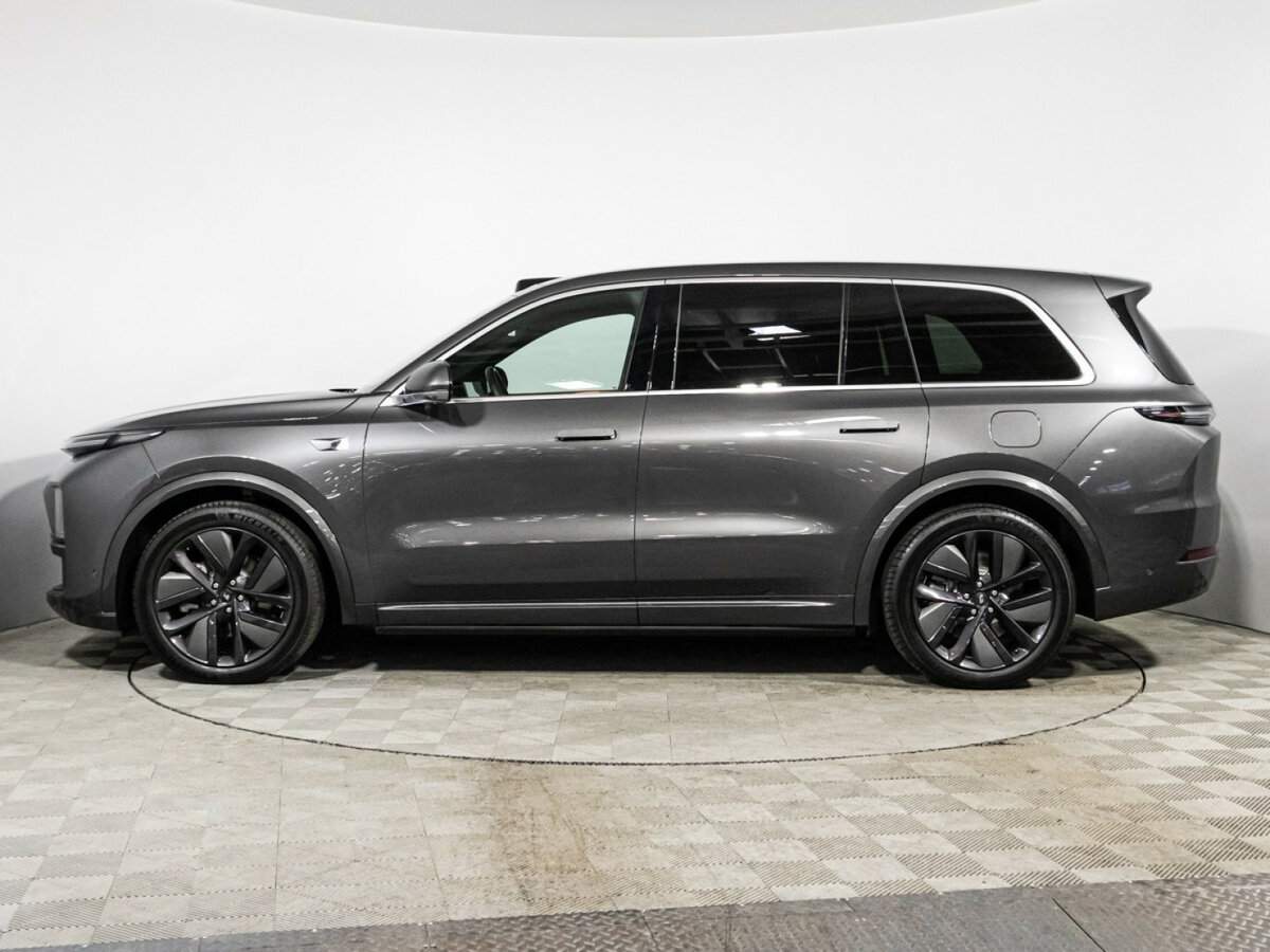 LiXiang L9 с пробегом — 2023 год. Фото: #6