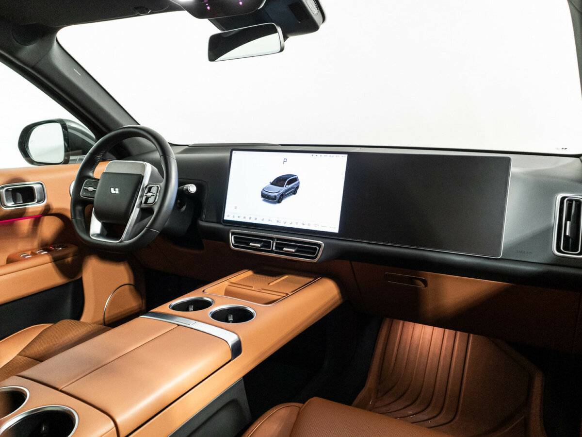 LiXiang L9 с пробегом — 2023 год. Фото: #7