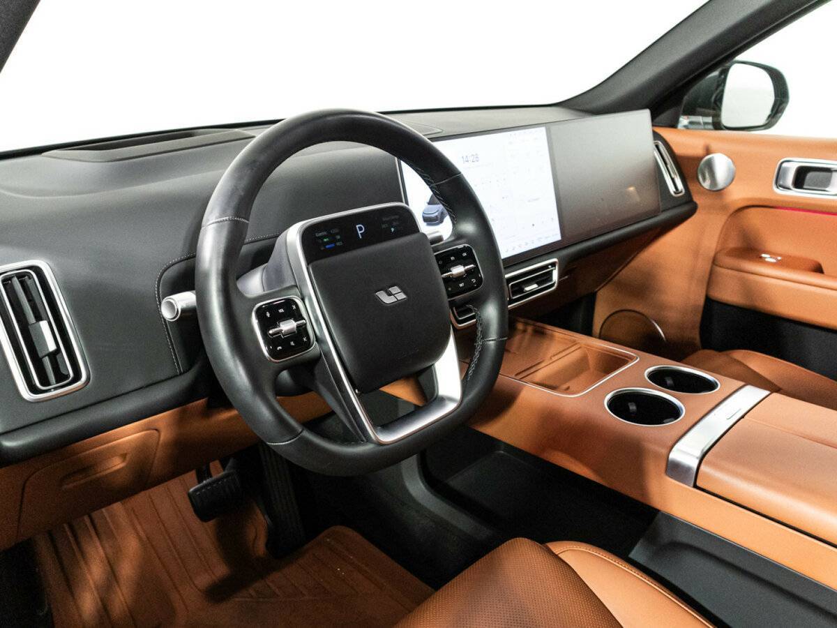 LiXiang L9 с пробегом — 2023 год. Фото: #9