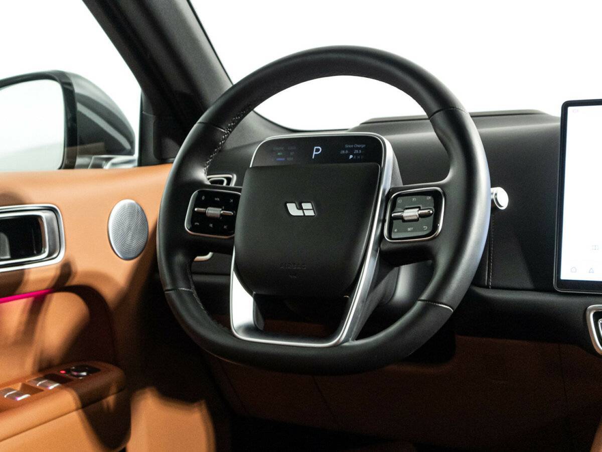 LiXiang L9 с пробегом — 2023 год. Фото: #10