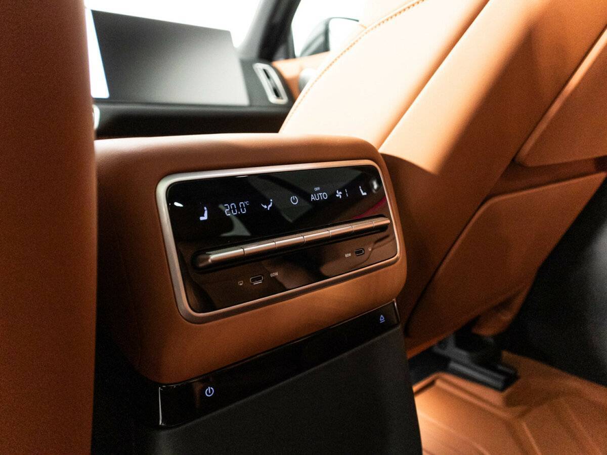 LiXiang L9 с пробегом — 2023 год. Фото: #18