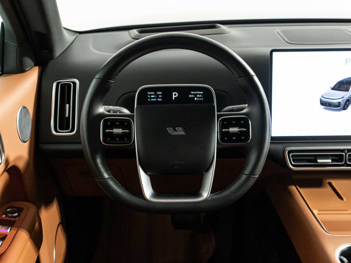 LiXiang L9 с пробегом — 2023 год. Фото: #28