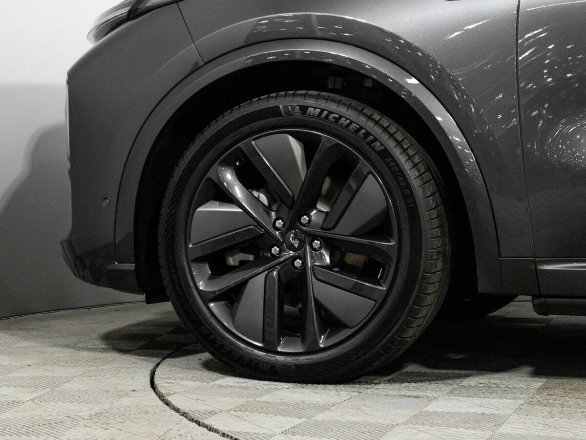 LiXiang L9 с пробегом — 2023 год. Фото: #30