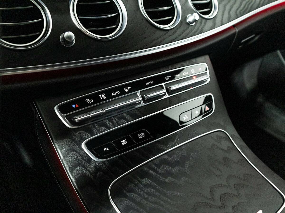 Mercedes-Benz E-Класс с пробегом — 2021 год. Фото: #18