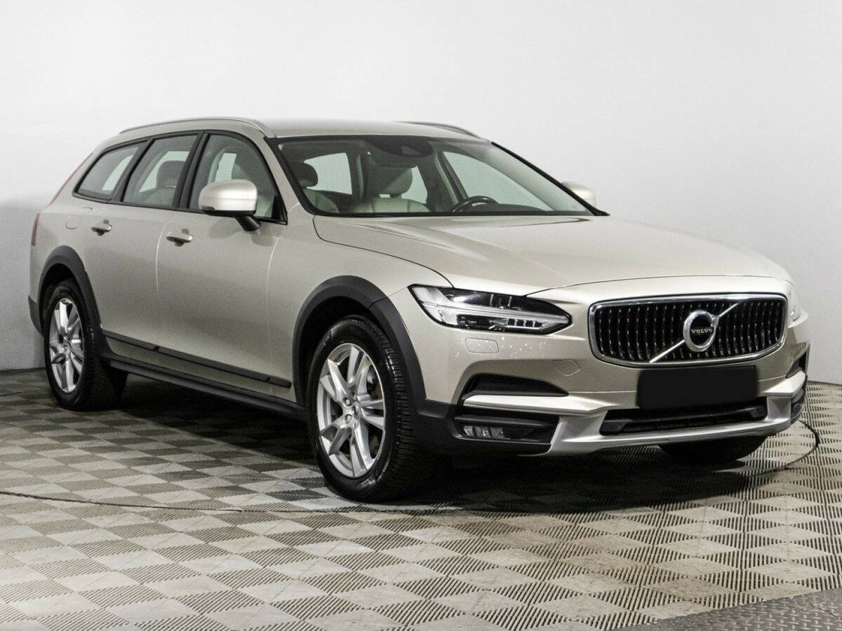 Volvo V90 Cross Country с пробегом — 2017 год. Фото: #2