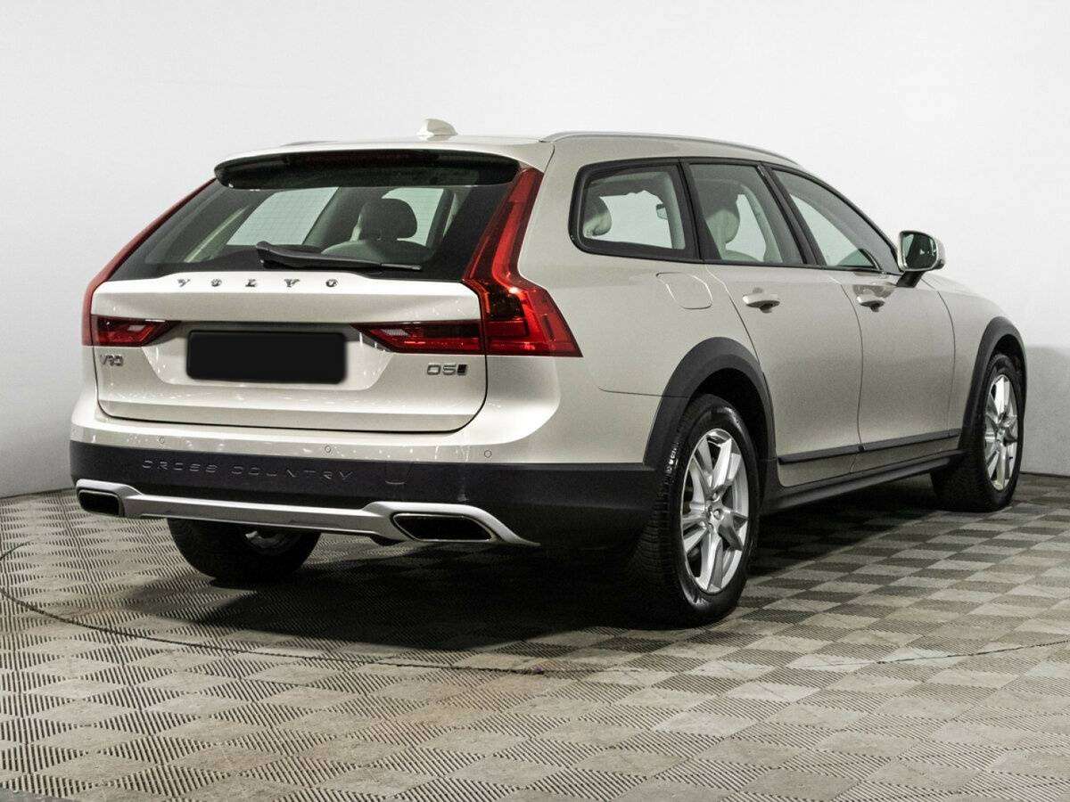 Volvo V90 Cross Country с пробегом — 2017 год. Фото: #4