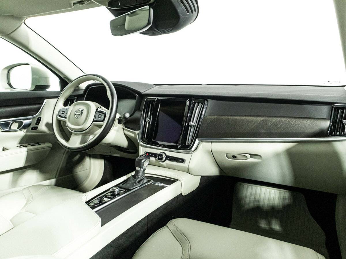 Volvo V90 Cross Country с пробегом — 2017 год. Фото: #8