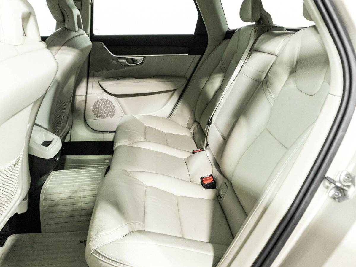 Volvo V90 Cross Country с пробегом — 2017 год. Фото: #9