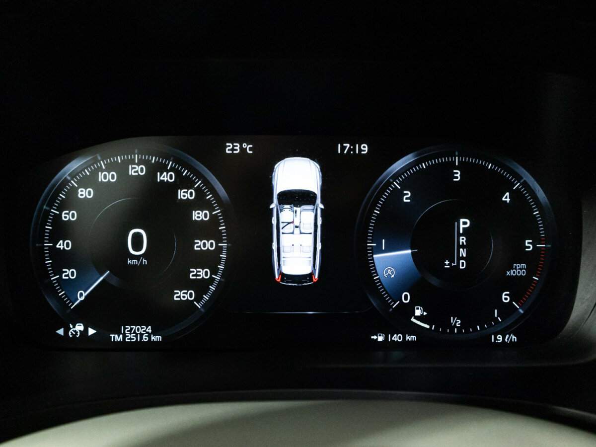 Volvo V90 Cross Country с пробегом — 2017 год. Фото: #11