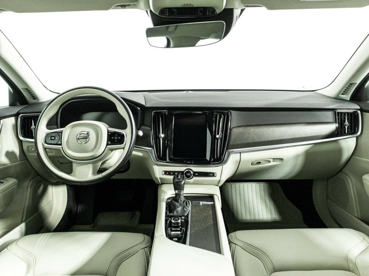 Volvo V90 Cross Country с пробегом — 2017 год. Фото: #12