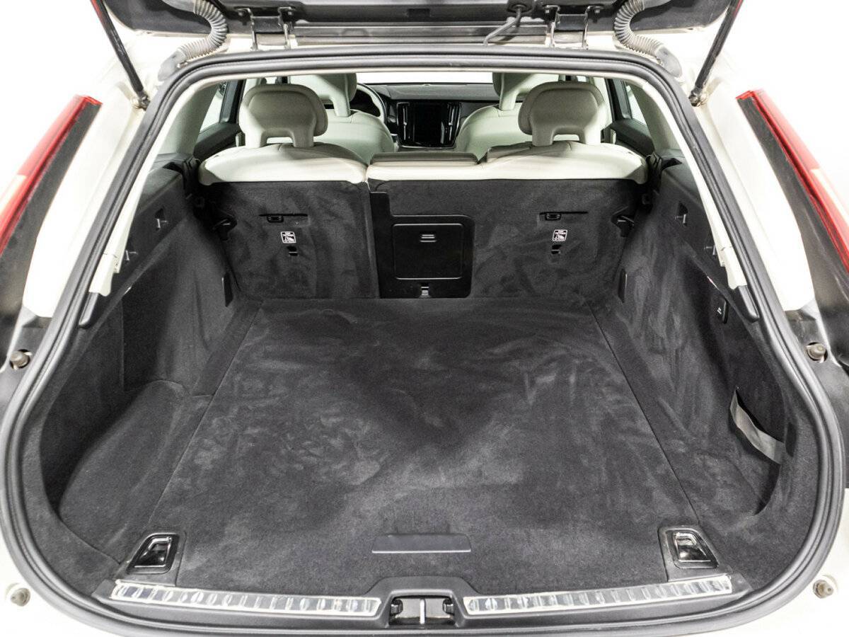 Volvo V90 Cross Country с пробегом — 2017 год. Фото: #14