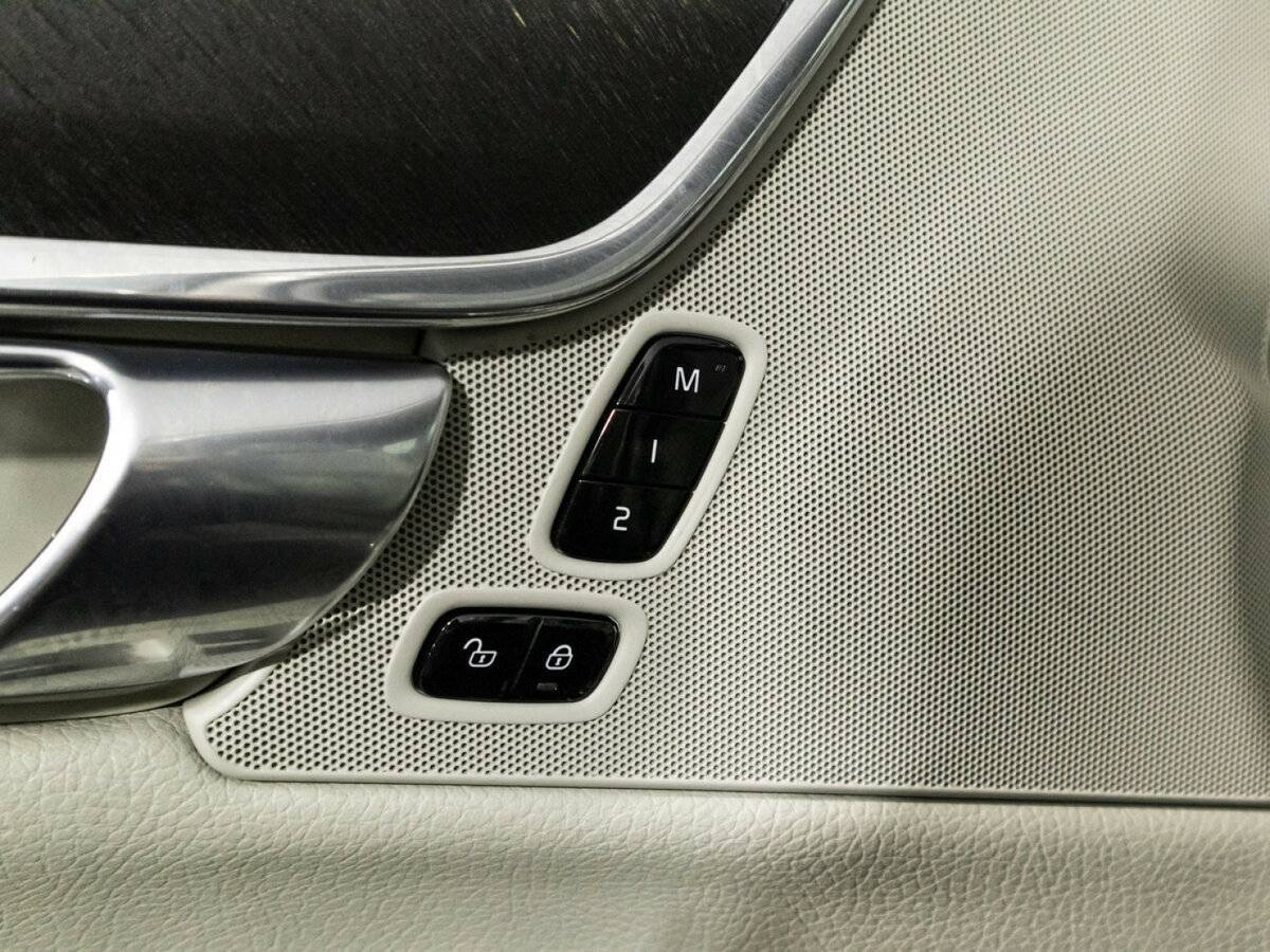 Volvo V90 Cross Country с пробегом — 2017 год. Фото: #16